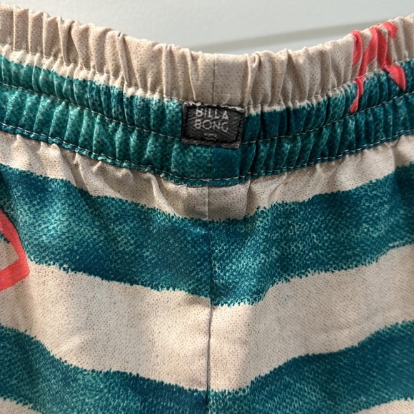 Billabong shorts - Picture 3 of 3